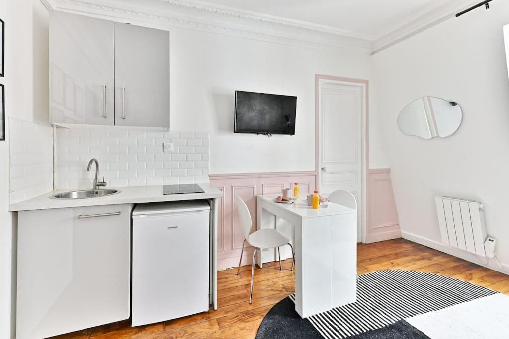 Magnifique Rose A #garemontparnasse Paris